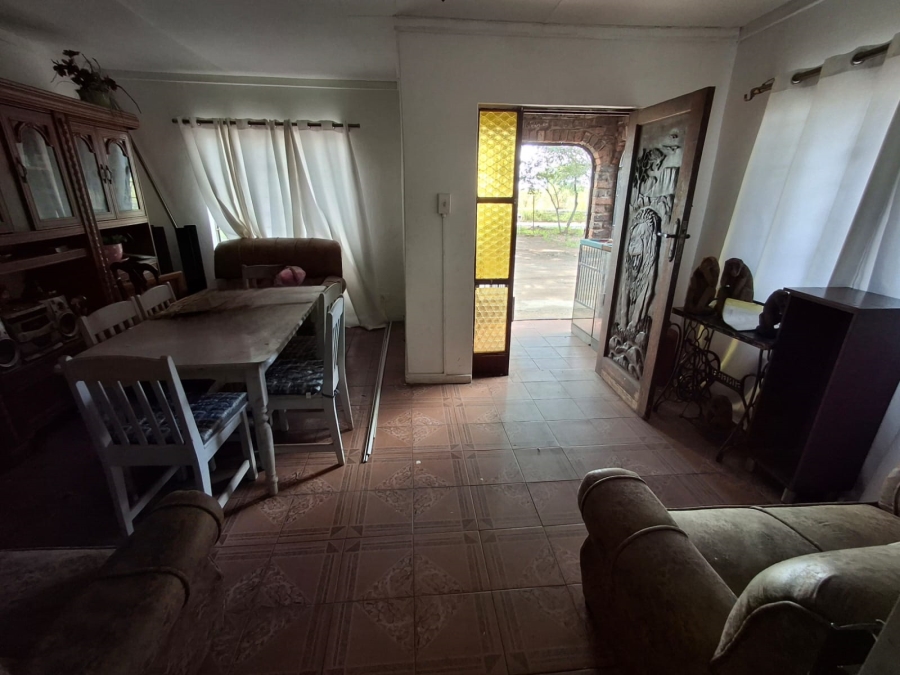 5 Bedroom Property for Sale in Oos Einde North West